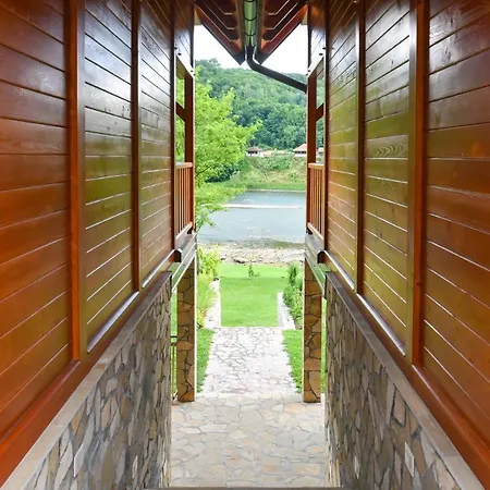 Feriehus Vikendica Pored Drine *