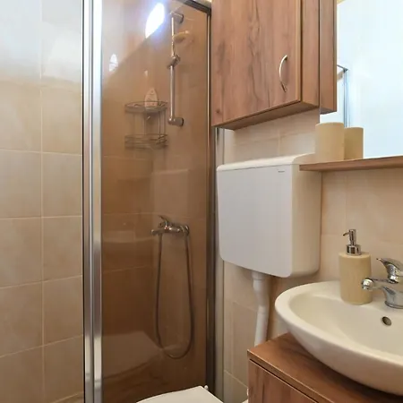 Vikendica Pored Drine *